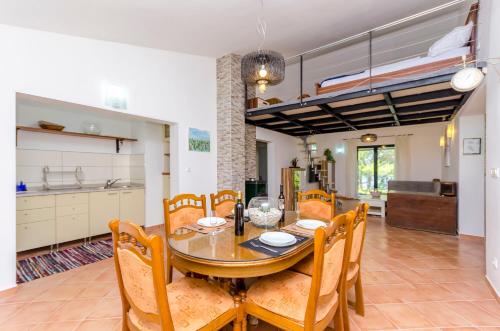 House Nostalgija - image 2