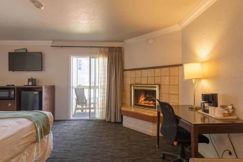 King Room with Fireplace