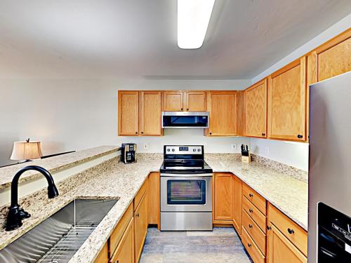 West Beaver Creek Duplex C-25 Duplex - image 8
