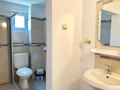 One-Bedroom Suite image 9