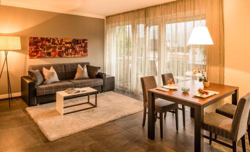 Hidalgo Suites