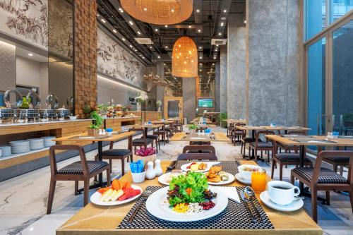 레스토랑, 아이사나 호텔 코랏 (AisanA Hotel Korat) in 나콘라차시마