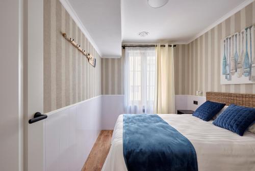 2 bedrooms, 3 beds