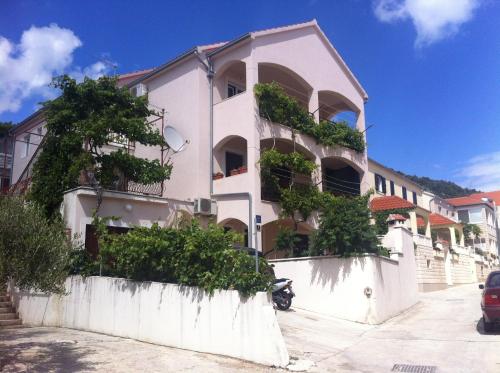 

Apartments Milena
