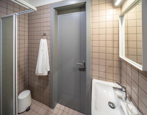 Doppelzimmer, kleines, eigenes badezimmer