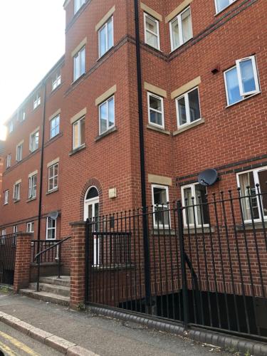 2 Bedroom Flat - Underground Parking And Lift, Leicester, Leicestershire