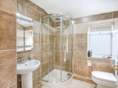 Coed Bolyn Lodge - image 7