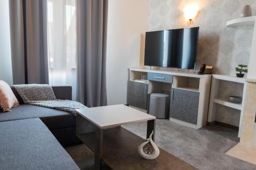 Hotel Central - image 4