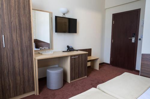Hotel Central - image 9