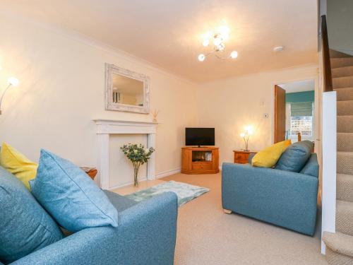 17 Fewster Way - image 2