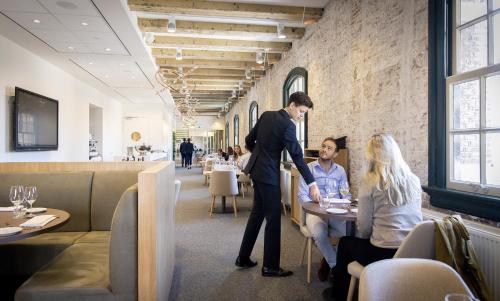 Restaurant, Onderwijshotel De Rooi Pannen Breda in Breda