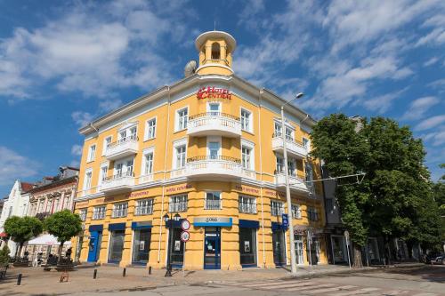 Hotel Central - image 6