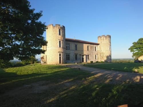 Accommodation in Saint-Martin-de-Hinx