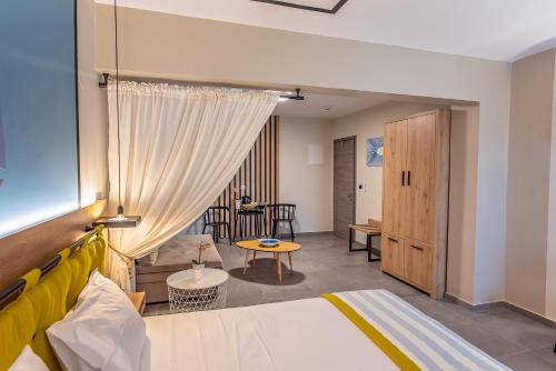 Mythic Summer Hotel - image 3