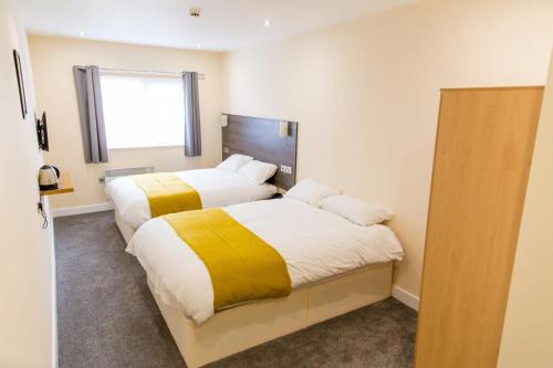 Halfway Hotel - image 13