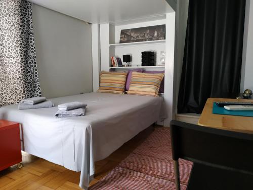 Athens central apartment near Metro station