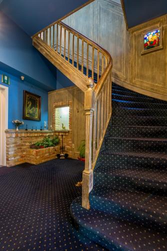 The Black Swan Hotel - image 10