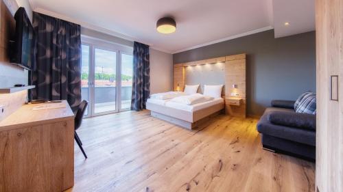 Heuboden Hotel Heu.Loft Freiburg in Umkirch, Deutschland