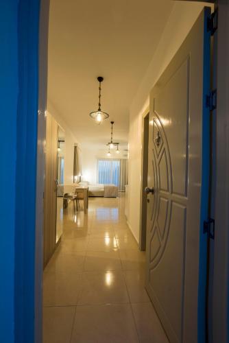 Deniz Airport Suites - image 2