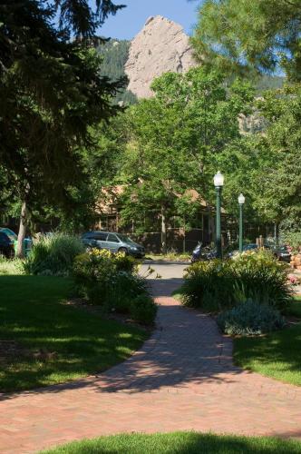 Colorado Chautauqua Cottages