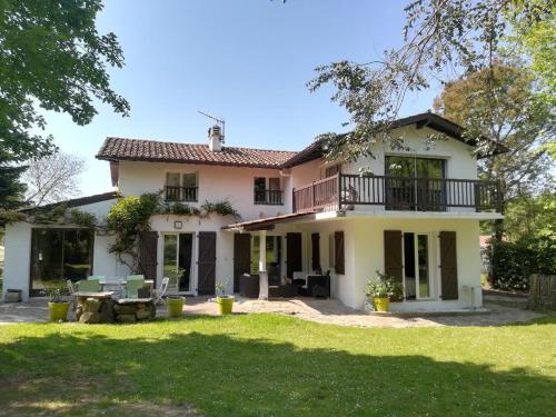 Bizkarzuneko Etxea gîte à louer Sare