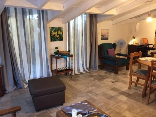  Paulos's Mesonette in Porto cheli center in Rozaíika