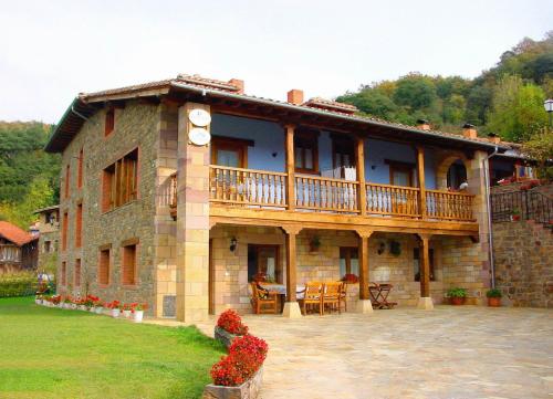 Apartamentos Lebanes