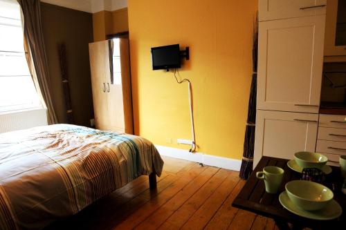 Prince Arthur - image 8