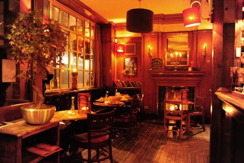 Prince Arthur - image 11