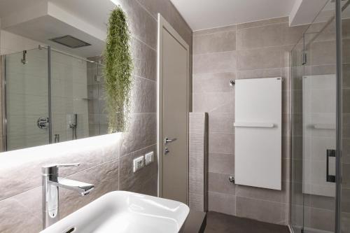 Double Room image 5