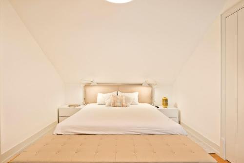 Penthouse with River View - Baixa Alfama 5