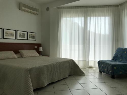 Superior One-Bedroom Apartment