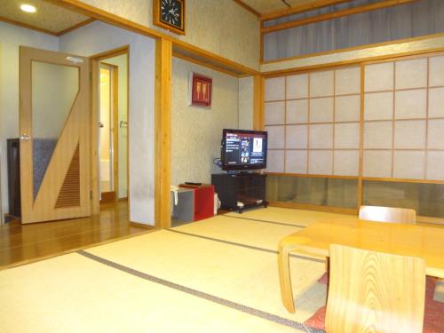 Asano Hotel Stop at Asano Hotel to discover the wonders of Kitakyushu. The property features a wide range of facilities to make your stay a pleasant experience. Free Wi-Fi in all rooms, luggage storage, car park,