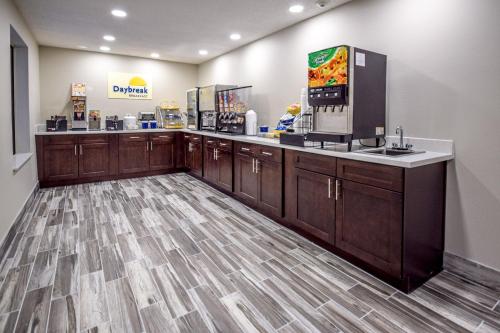 Days Inn & Suites by Wyndham Wisconsin Dells