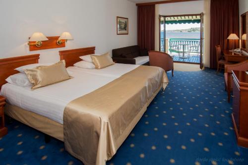Deluxe Plus Double Room with Balcony and Sea View