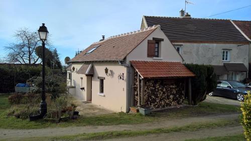 Hotel Le Grand Terre In La Ferte Gaucher France From 95 Photos Reviews Zenhotels Com