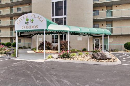 River Place Hideaway - main image