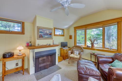 Quintessential Maine Cottage - image 4