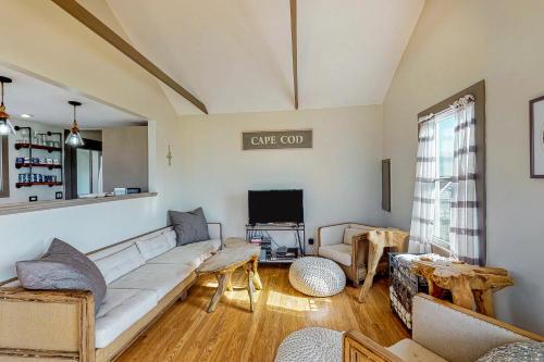 Nan's Beach House - image 4