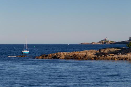 The Castle Rock and Sea Belle - image 5