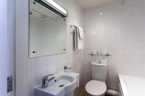 Scarisbrick Hotel - image 3