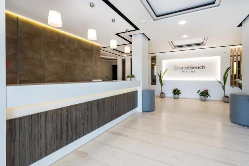 ردهة, Crystal Beach Hotel in Kalamaki