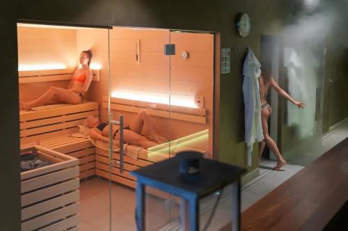 International Beach Hotel - image 2