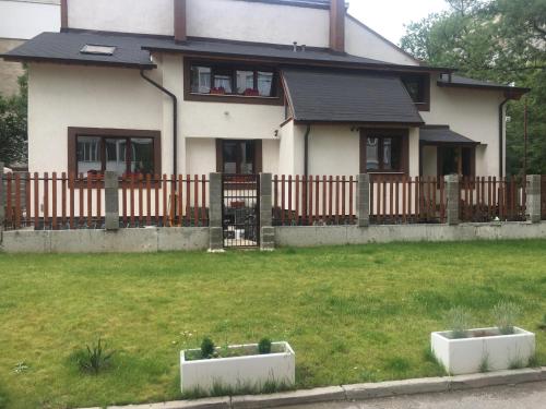 Sofia Family House - image 12