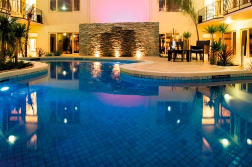 المرافق, BEST WESTERN PLUS Travel Inn in Carlton