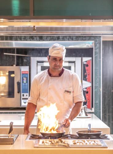 Js Yate - main image