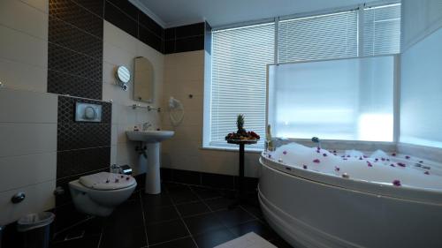 Cleopatra Golden Beach Hotel - 화장실
