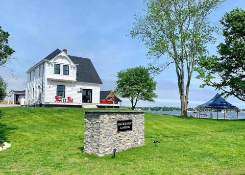 Harbor View Landing - Hotel - Mystic