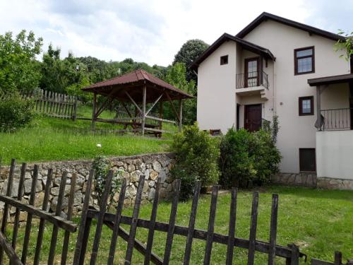  SAPANCA VİLLA YANIKKÖY, Ferienwohnung in Sapanca