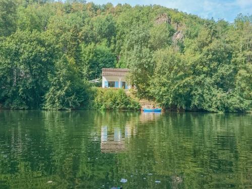 Holiday home in Bruniquel on the Aveyron river